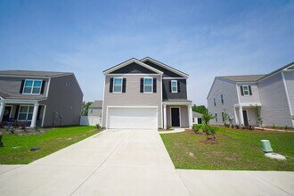 412 Coconut Dr in Bloomingdale, GA - Building Photo - Building Photo