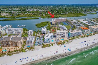 19451 Gulf Blvd in Indian Shores, FL - Building Photo - Building Photo