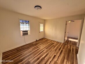 913 Plum St in Lafayette, LA - Building Photo - Building Photo