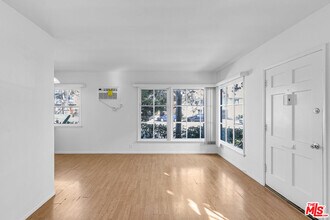 1623 S Bundy Dr in Los Angeles, CA - Building Photo - Building Photo