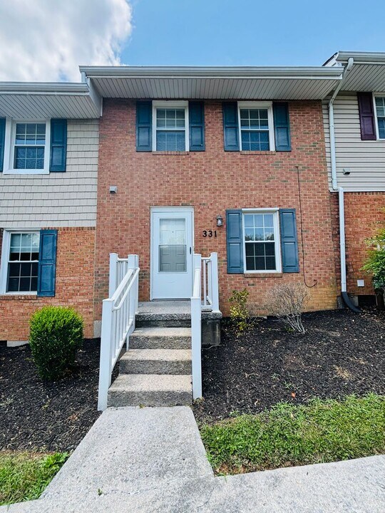 331 New Kent Rd in Blacksburg, VA - Building Photo