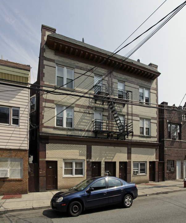 1130-1132 Summit Ave in Jersey City, NJ - Building Photo