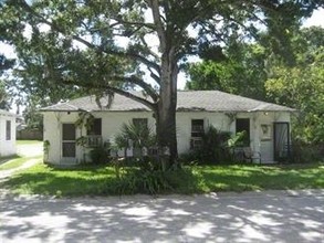 3308 56th Ave N in St. Petersburg, FL - Foto de edificio - Building Photo