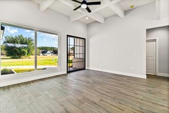 42 Meadow Lake Dr in Trinity, TX - Building Photo - Building Photo