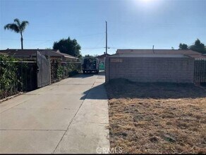 12964 Roswell Ave in Chino, CA - Building Photo - Building Photo