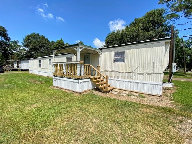 307 N Kinney Ave in Iowa, LA - Building Photo - Building Photo
