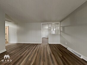 4643 Pineleaf Dr in Charlotte, NC - Foto de edificio - Building Photo