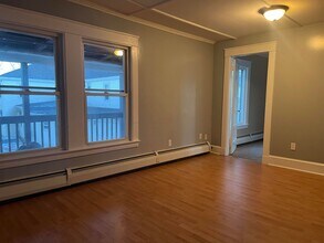 14 Elm St, Unit 2 in Waterville, ME - Building Photo - Building Photo