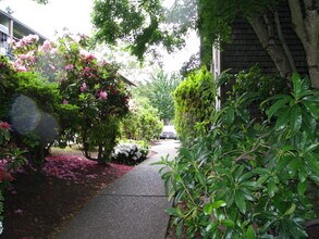 1541 Commercial St SE in Salem, OR - Building Photo - Building Photo