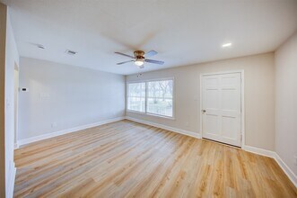 1418 13th Ave N in Texas City, TX - Building Photo - Building Photo