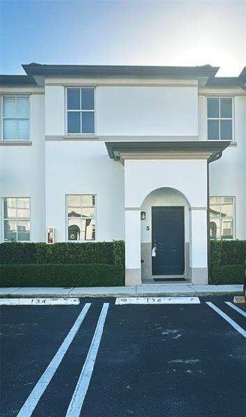 8197 W 36th Ave in Hialeah, FL - Foto de edificio - Building Photo