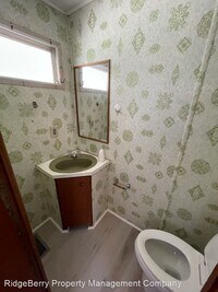 8 Thomas Rd NE photo'