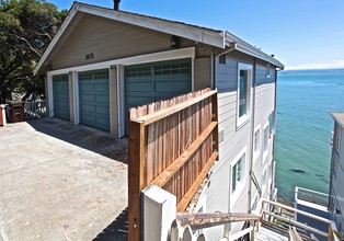 2078 Paradise Dr in Tiburon, CA - Building Photo - Building Photo