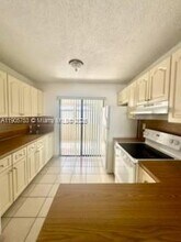 2740 W 63rd St in Hialeah, FL - Foto de edificio - Building Photo
