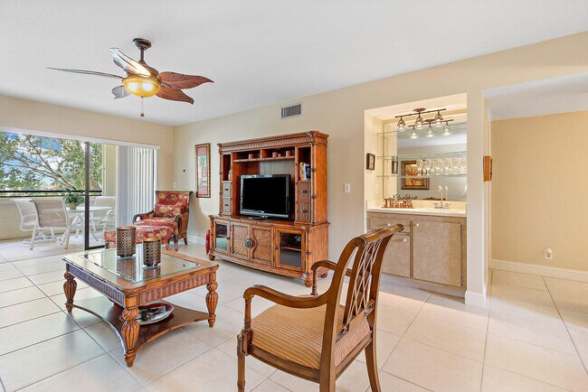 12524 Shoreline Dr-Unit -302 in Wellington, FL - Building Photo - Building Photo