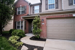 11813 Traymoore Dr in Fishers, IN - Building Photo