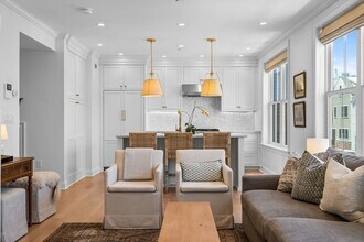 521 E 8th St, Unit 2 in Boston, MA - Building Photo - Building Photo