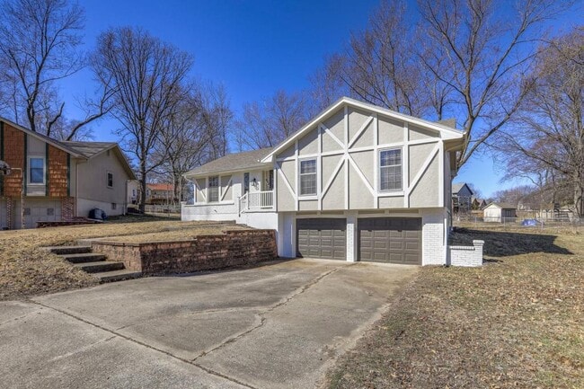 902 Kingston Ct in Liberty, MO - Building Photo - Building Photo