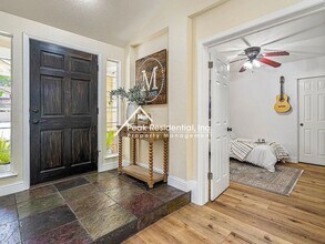 332 Prewett Dr in Folsom, CA - Building Photo - Building Photo