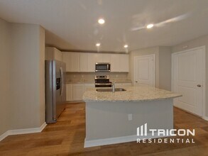 29350 Fedora Cir in Brooksville, FL - Building Photo - Building Photo