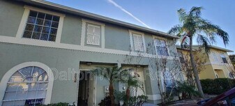 1517 Chateaux De Ville Ct in Clearwater, FL - Building Photo