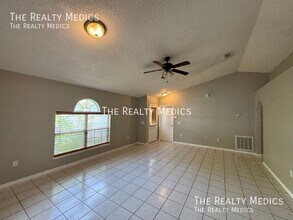 8125 Golden Chickasaw Cir in Orlando, FL - Building Photo - Building Photo