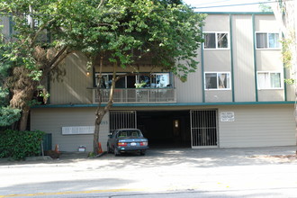 1035 El Camino Real in Burlingame, CA - Building Photo - Building Photo