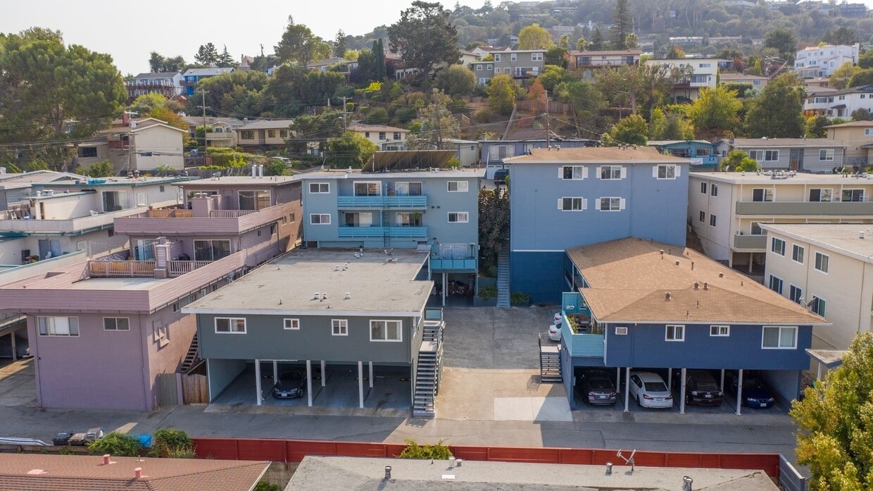 1621 Sixth Ave in Belmont, CA - Building Photo