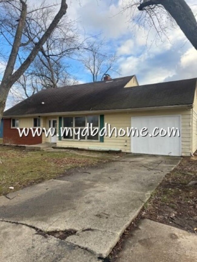 property at 4901 Salem Ln