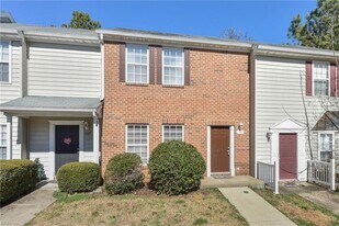 1531 Creek Ct in Williamsburg, VA - Building Photo
