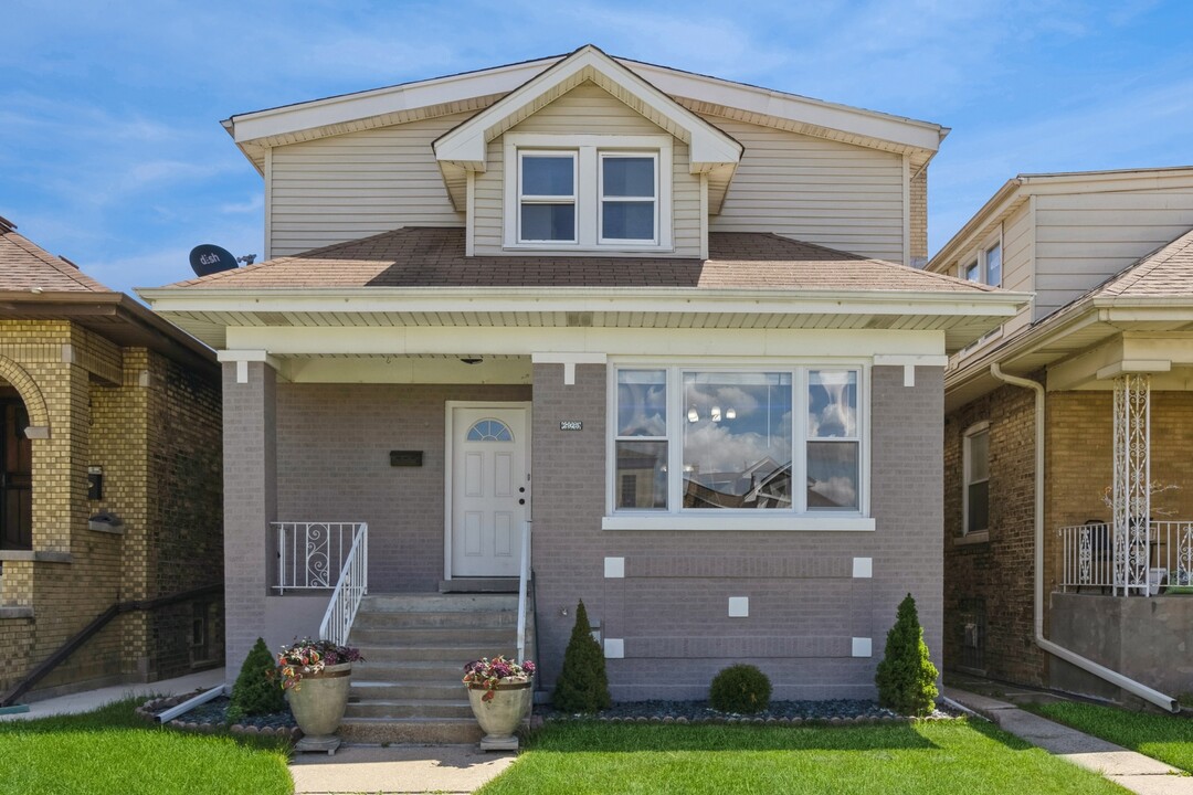 2925 N Parkside Ave in Chicago, IL - Foto de edificio