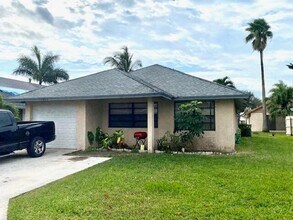 1322 Pines Ln in West Palm Beach, FL - Foto de edificio - Building Photo