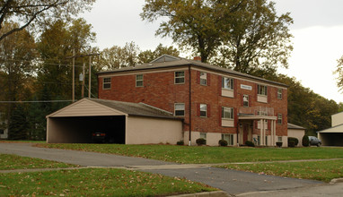 2841 Dunstan Dr in Warren, OH - Foto de edificio - Building Photo