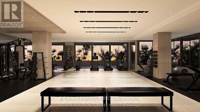 715 Davis Dr in Newmarket, ON - Building Photo - Building Photo