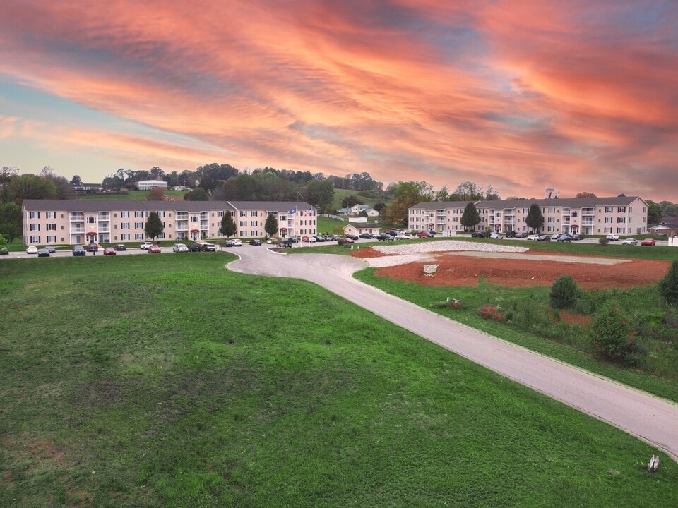 Fry Estates Apartments in Somerset, KY - Foto de edificio