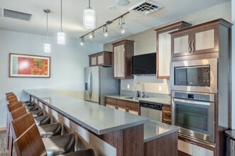 The Vue at Pinnacle Park in Fitchburg, WI - Foto de edificio - Interior Photo