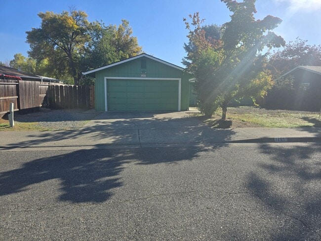 property at 1205 SW Cottonwood St