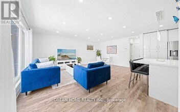 302 Crosby Ave in Richmond Hill, ON - Building Photo - Building Photo