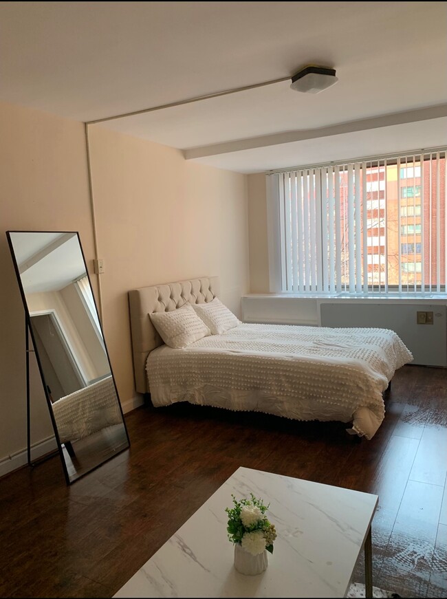1111 Arlington, Unit 636 in Arlington, VA - Building Photo - Building Photo