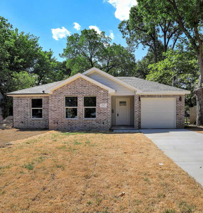 2327 Harding St in Dallas, TX - Building Photo - Building Photo