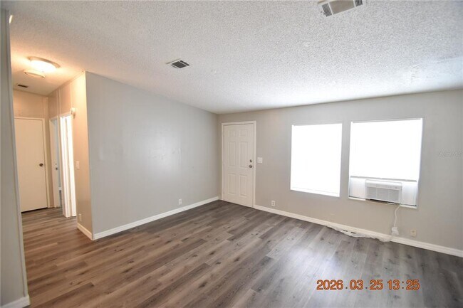 7515 Symmes Rd in Gibsonton, FL - Building Photo - Building Photo