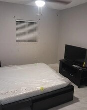 1275 NW 58th Ave, Unit 1 in Lauderhill, FL - Foto de edificio - Building Photo