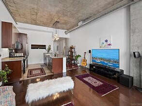 1025 Island Ave, Unit 512 in San Diego, CA - Building Photo - Building Photo