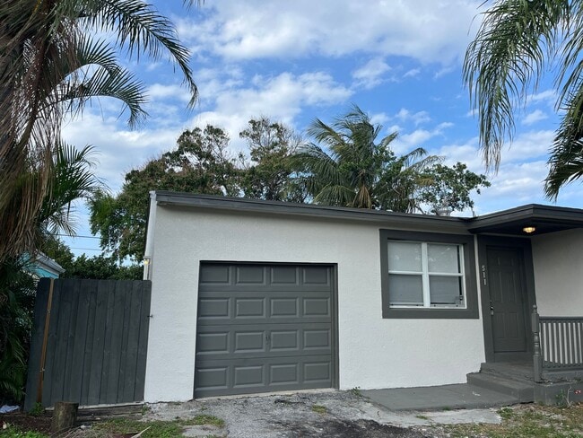 property at 511 W Palm St