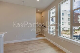 4100 E Warren Ave in Denver, CO - Building Photo - Building Photo