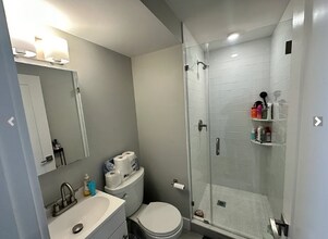 1619 Tremont St, Unit 1 in Boston, MA - Foto de edificio - Building Photo