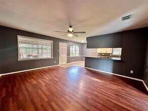 907 Michael St in Alvin, TX - Building Photo - Building Photo