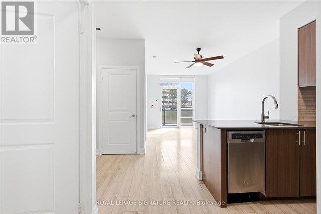 property at 6 Eva Rd