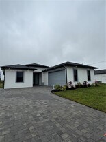 3107-3109 9th St SW in Lehigh Acres, FL - Building Photo