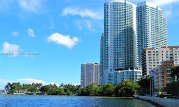 2000 N Bayshore Dr, Unit 617 in Miami, FL - Building Photo - Building Photo